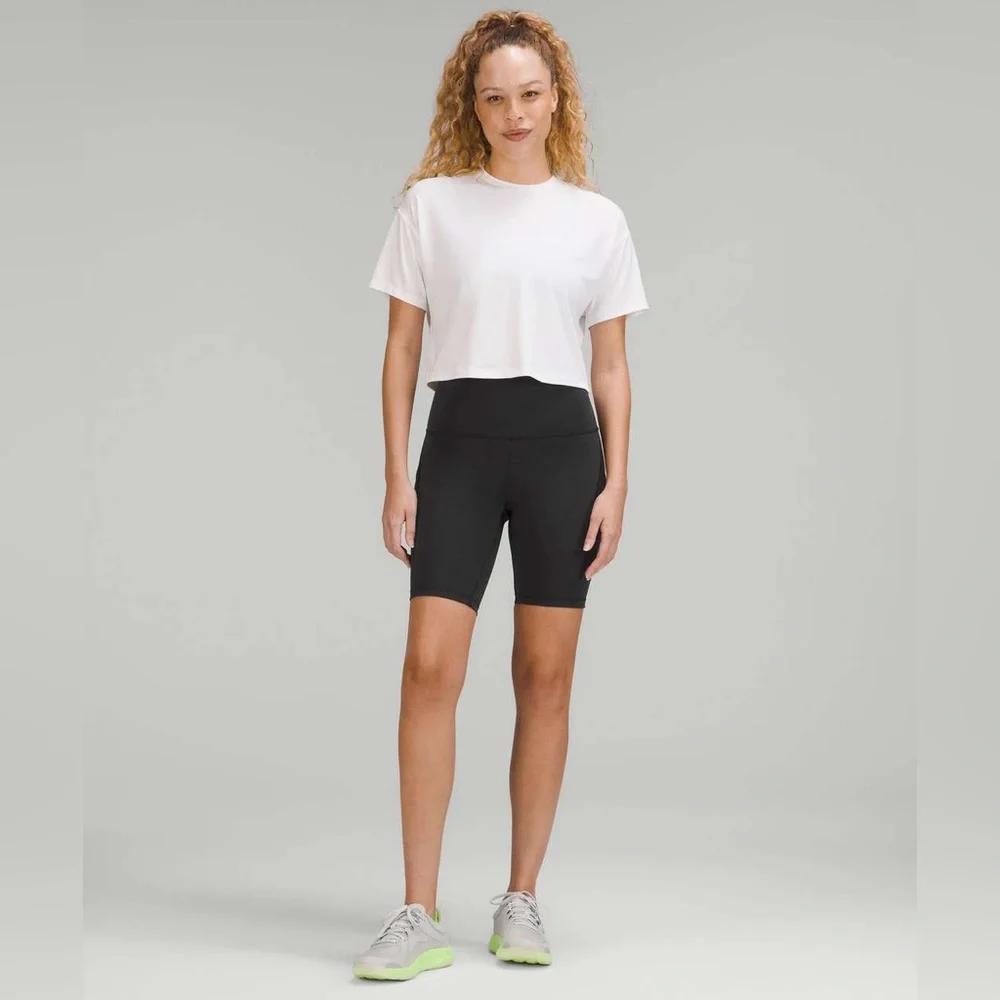 Lululemon Wunder Train High-Rise Shorts Pockets Yoga Running Activewear Workout